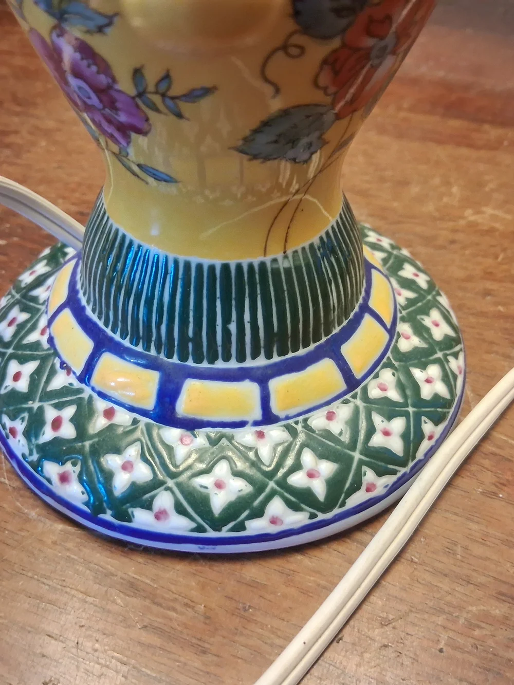 Vintage Chinese Vase/Urn Table Lamp